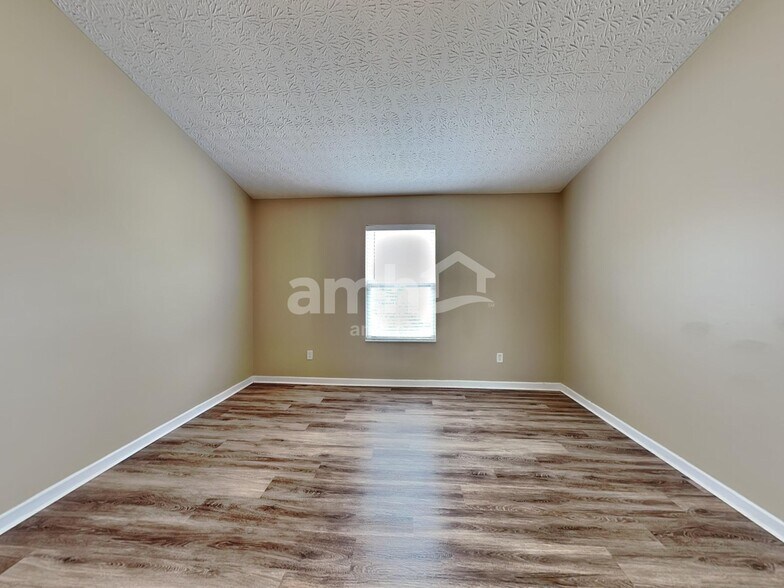 Building Photo - 357 Pinecrest Ct