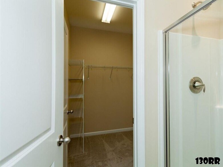 Building Photo - 130 Rubrum Dr