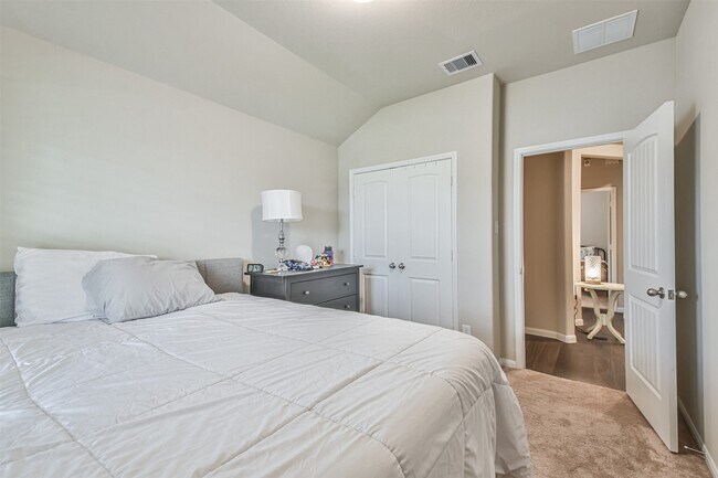 Building Photo - 19111 Friesian Stallion Ln