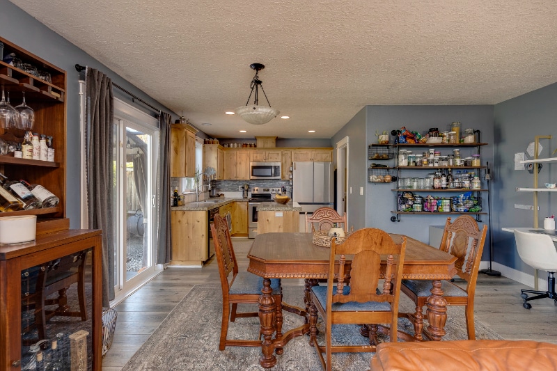 Building Photo - 1026 E 15th St