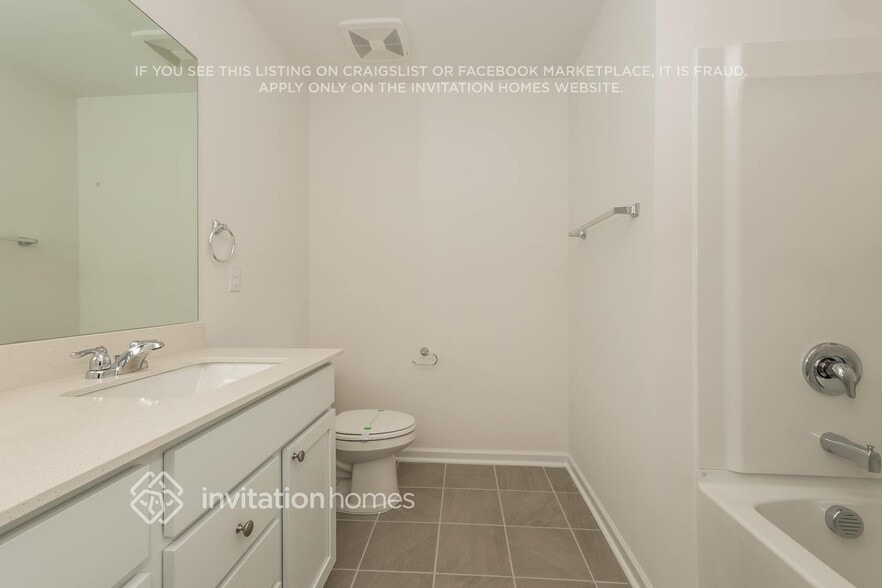 Building Photo - 3802 Lantern Ln