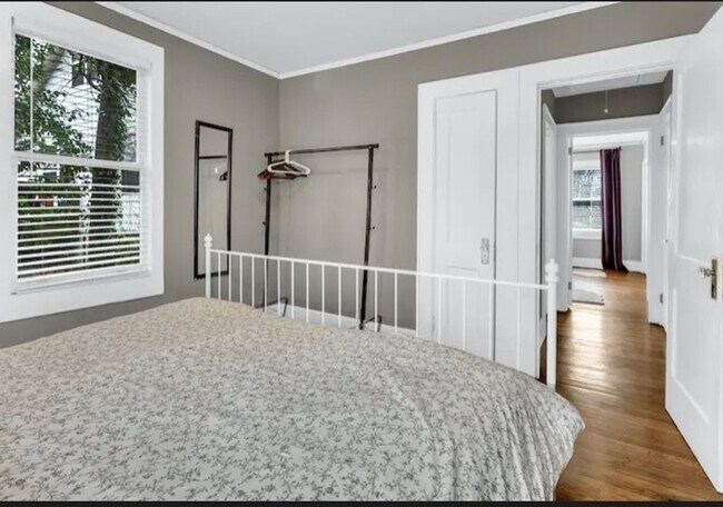 Building Photo - 1354 Winburn Dr