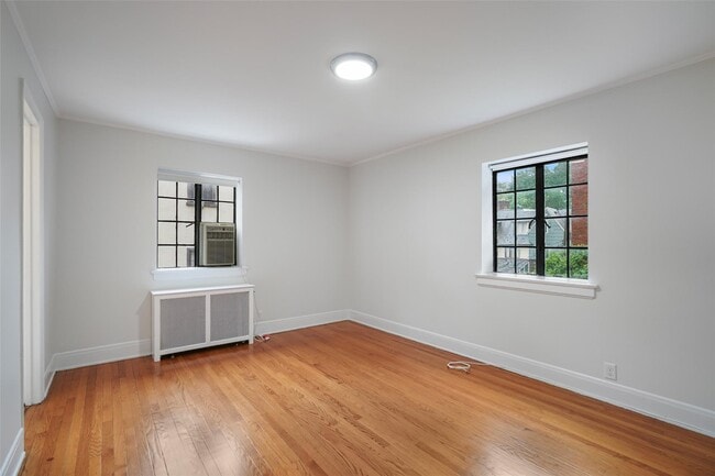 Building Photo - 22 Sagamore Rd