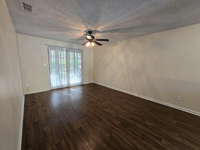 Building Photo - 412 S Ashley St