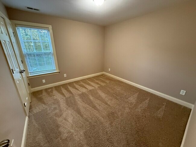 Building Photo - HUGE 5 Bedroom 3 Stroy Home with Fenced in...