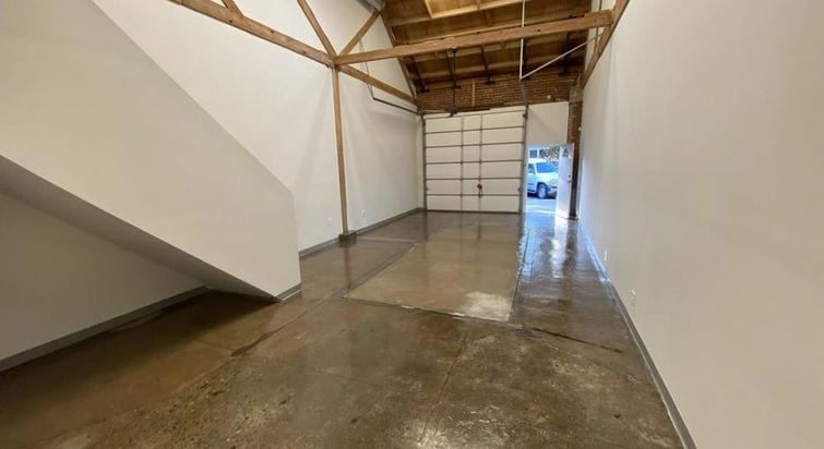 Interior Photo - 805 E. 7th St.