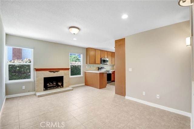 Building Photo - 10346 Alta Loma Dr