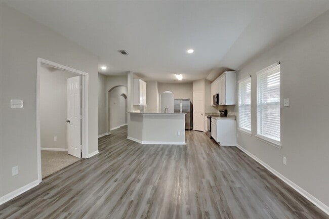 Building Photo - 32411 Cross Spring Park Ln