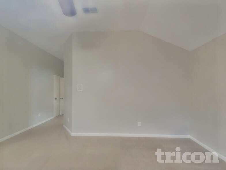 Building Photo - 13899 White Heron Pl