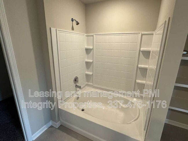 Building Photo - 226 Sidney Oaks Dr