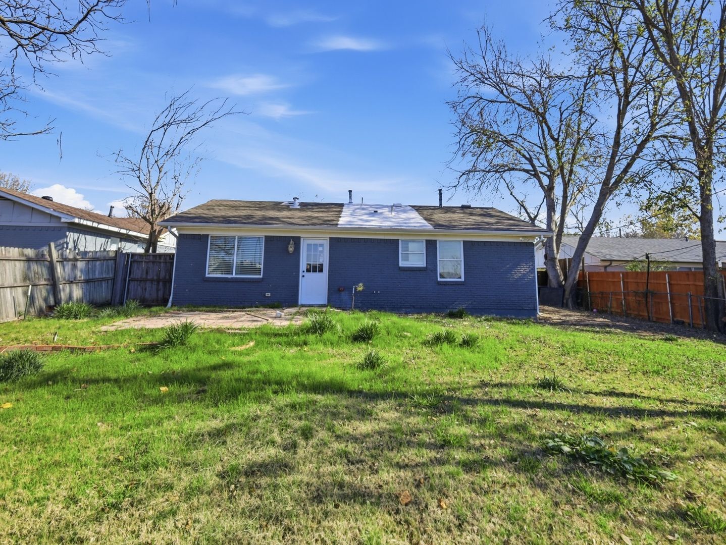 Building Photo - 1002 Mardi Gras Ln