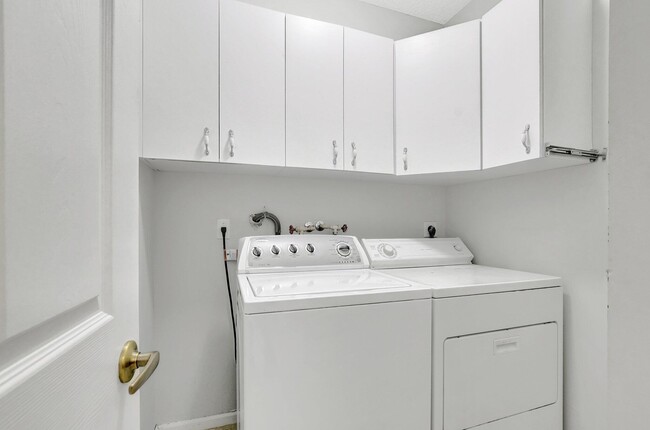 Building Photo - 9629 Cherry Blossom Ct