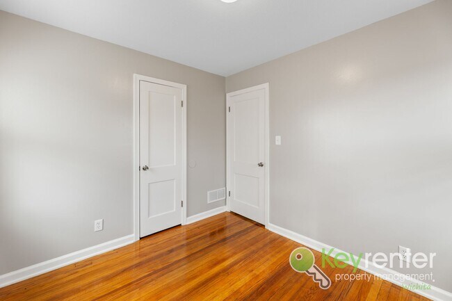 Building Photo - Well-Maintained 2-Bedroom Home – Near I-135