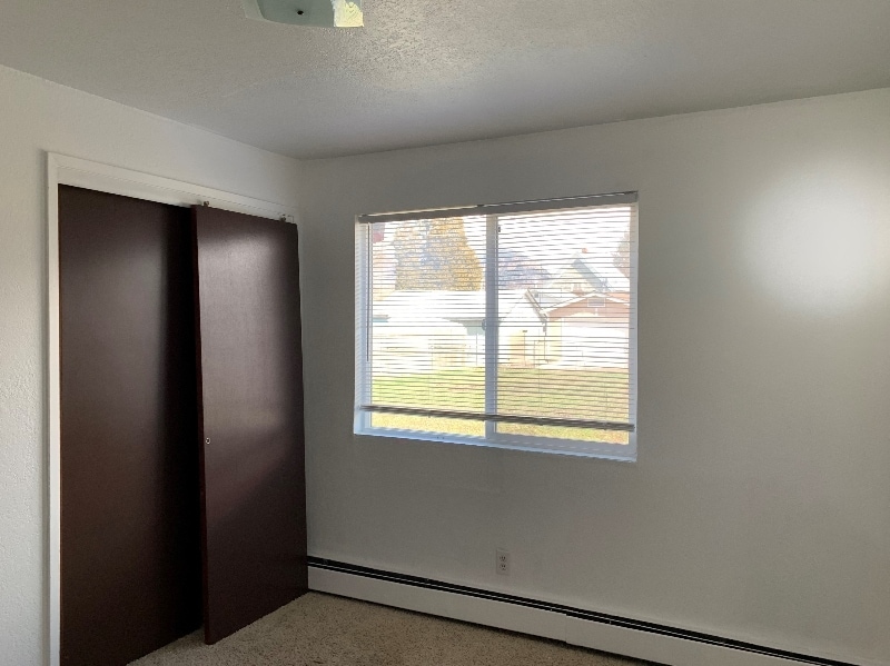 Building Photo - 413 3rd Ave W