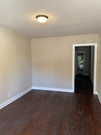 Building Photo - 2 Bedroom 1 Bath Duplex in Millington