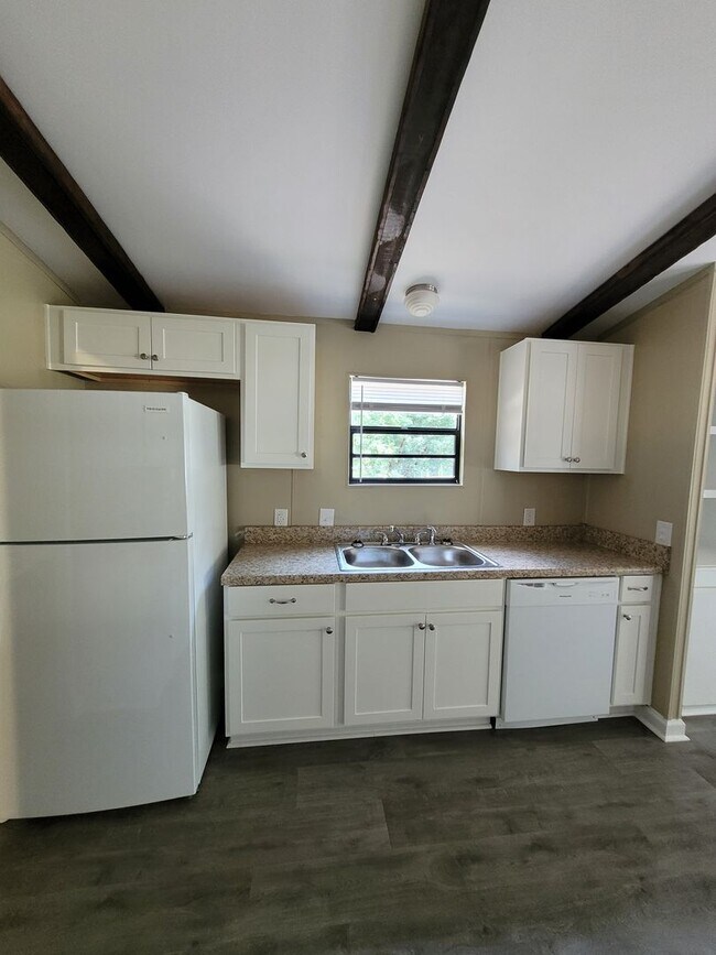 Building Photo - -For Rent - Hart County - Pineywoods Cr - ...