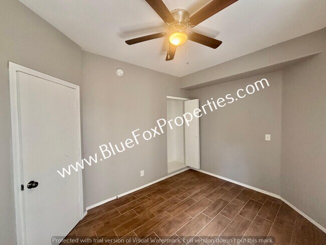 Building Photo - 15073 S Harry Truman Pl