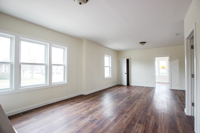 Building Photo - 1163 4th St