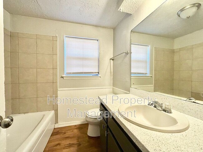 Building Photo - 408 NW 88th St