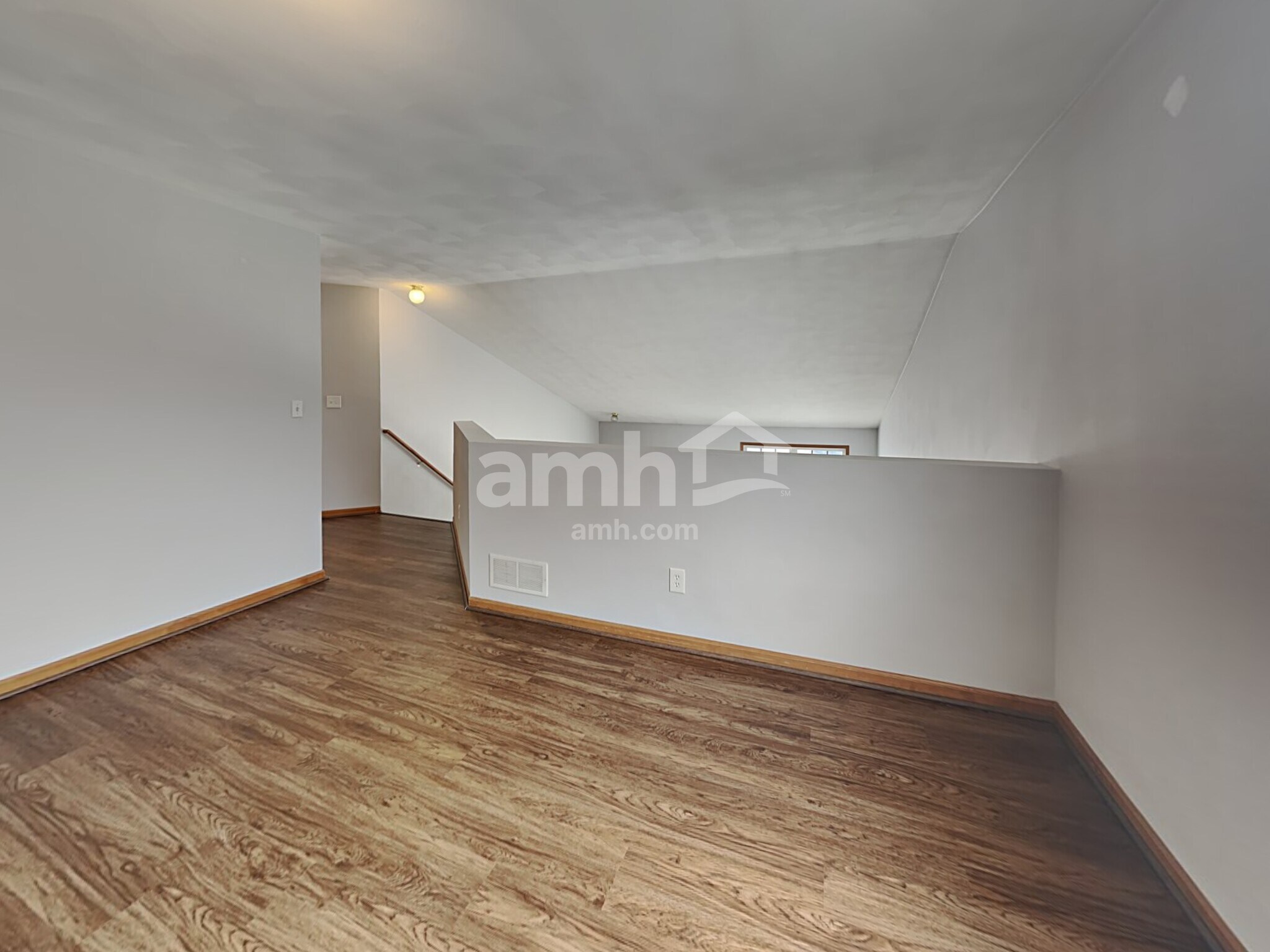 Building Photo - 3042 Bauer Dr