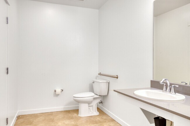 Building Photo - 330 3rd Ave W