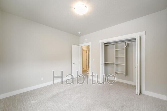 Building Photo - 2248 W Hill Terrace Ln
