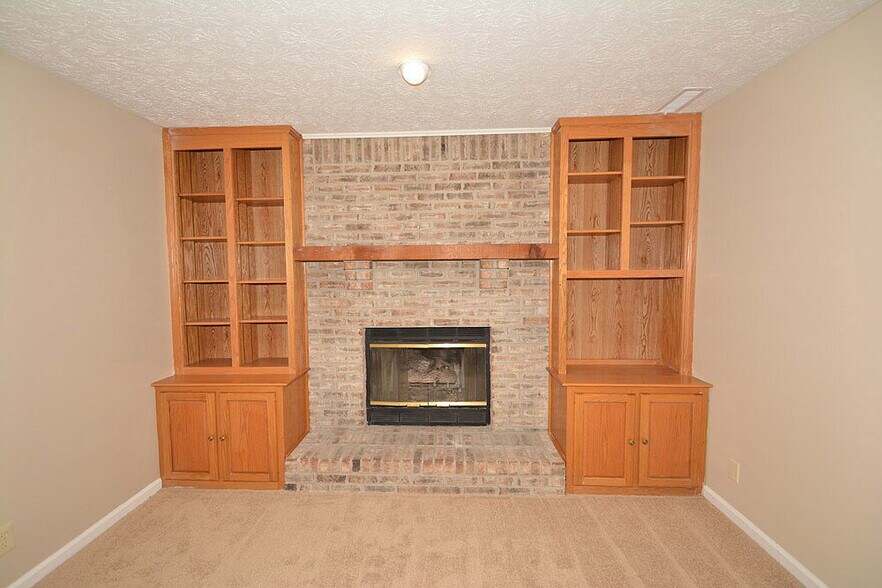 Building Photo - 7733 Maradona Dr S