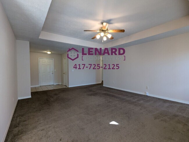 Building Photo - Large 3 Bedroom Home Ready for Move In!