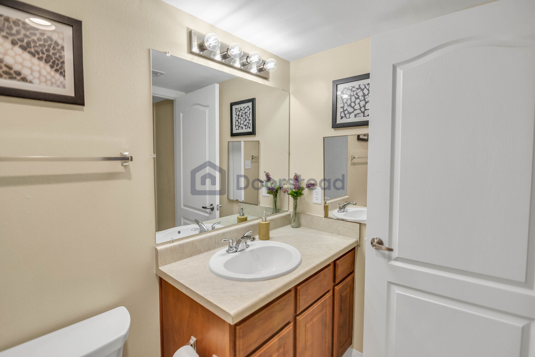 Building Photo - 8415 Hearth Dr