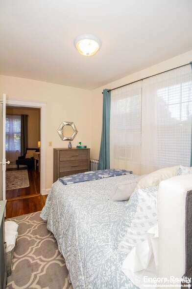 Building Photo - 191 Kent St