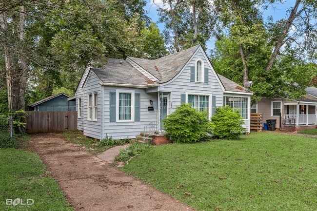 Building Photo - Check Out this 3 bed 2 bath!!