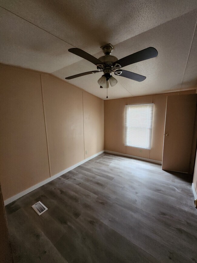 Building Photo - 2519 Openview Dr