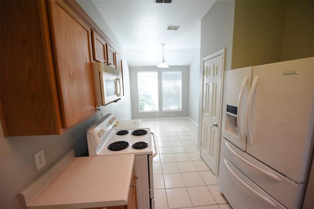 Building Photo - 421 Stanley Falls Dr