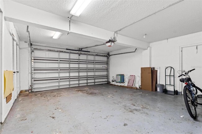 Building Photo - 1813 Bough Ave