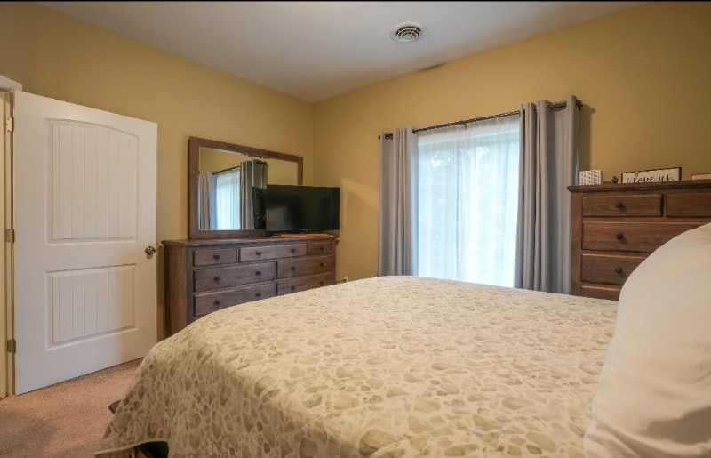 Building Photo - 126 S Beckman Dr