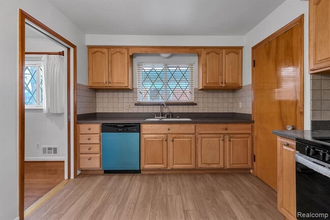 Building Photo - 3945 Harding St