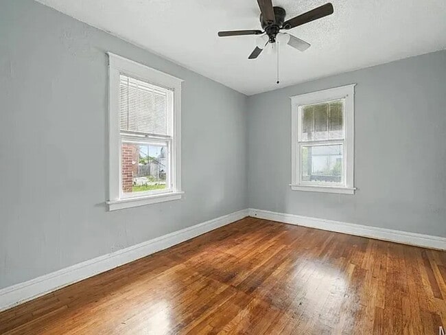 Building Photo - MARCH SPECIAL 1 month Free- Charming 2BR House in Saint Louis