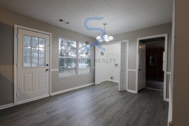 Building Photo - Move in before October 15th and get a $250...