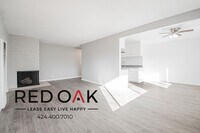 Building Photo - 12737 Moorpark St