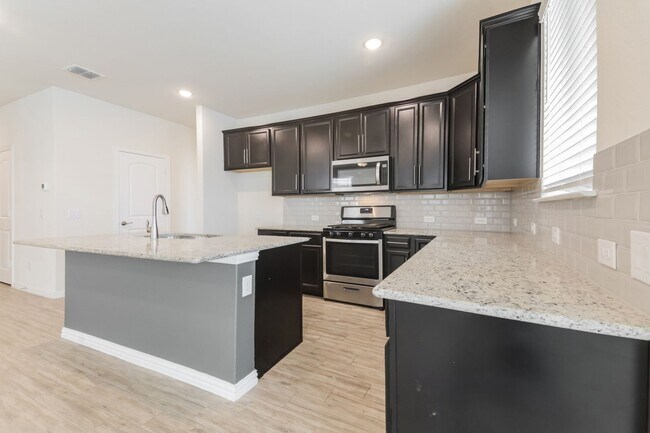 Building Photo - 2409 Rooster Ln