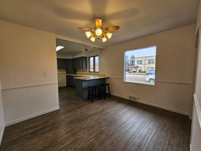 Building Photo - Beautiful Four Bedroom House Near Franklin Elementary