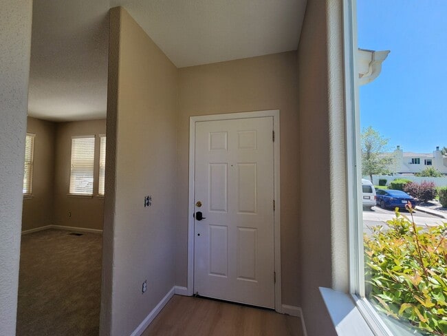 Building Photo - 3 Bedroom Home in Gardnerville Ranchos