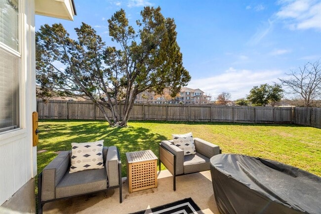 Building Photo - 1506 Woodstone S