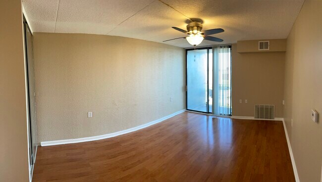 Building Photo - 1750 N Marywood Ave