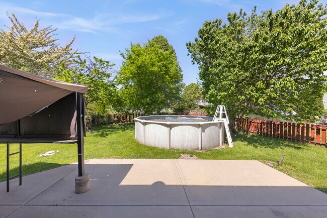 Building Photo - 972 Westgate Dr
