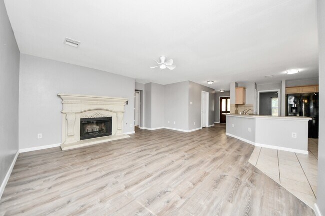 Building Photo - 14707 Country Rose Ln