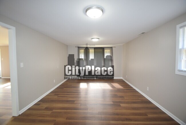 Building Photo - 1712 Arley Dr