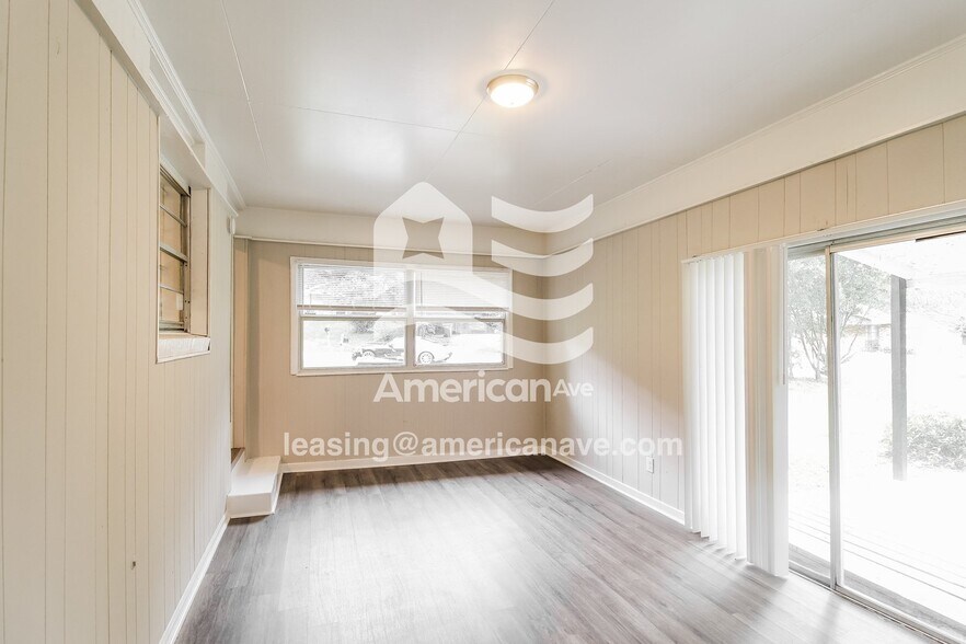 Building Photo - 2227 Danbury Dr