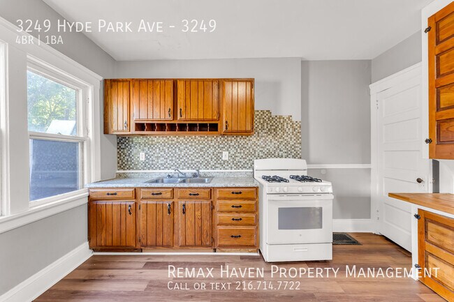 Building Photo - 3249 Hyde Park Ave