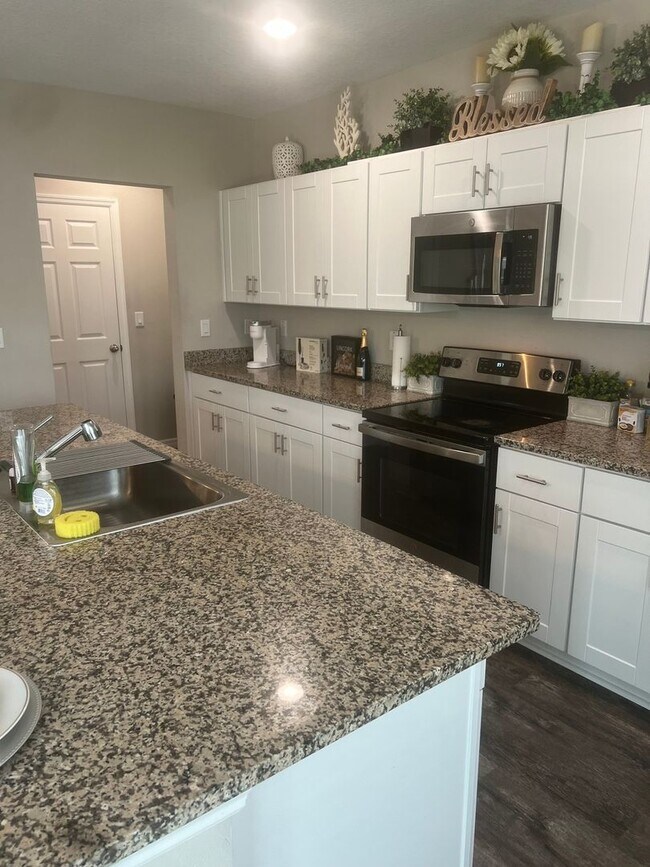 Building Photo - Spacious 5BR House in Winter Haven